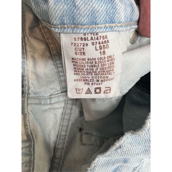 Faded Glory Relaxed Fit High Rise Light Wash Blue Jeans sz 18 - Picture 3 of 13